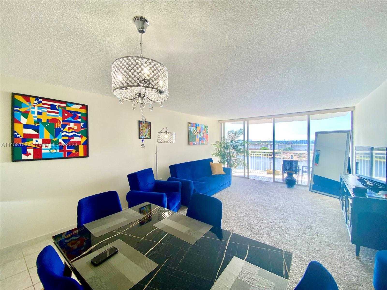 Small Image of 18081 #1003, Aventura Number 4