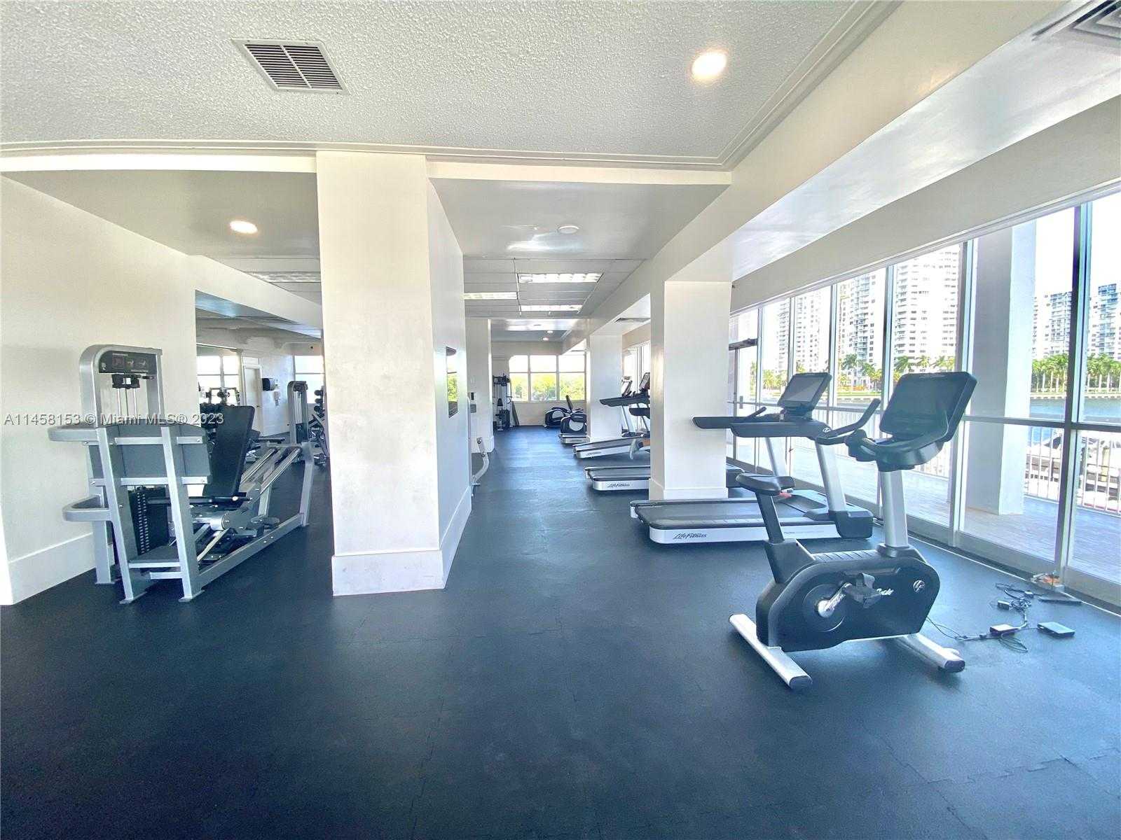 Small Image of 18081 #1003, Aventura Number 43