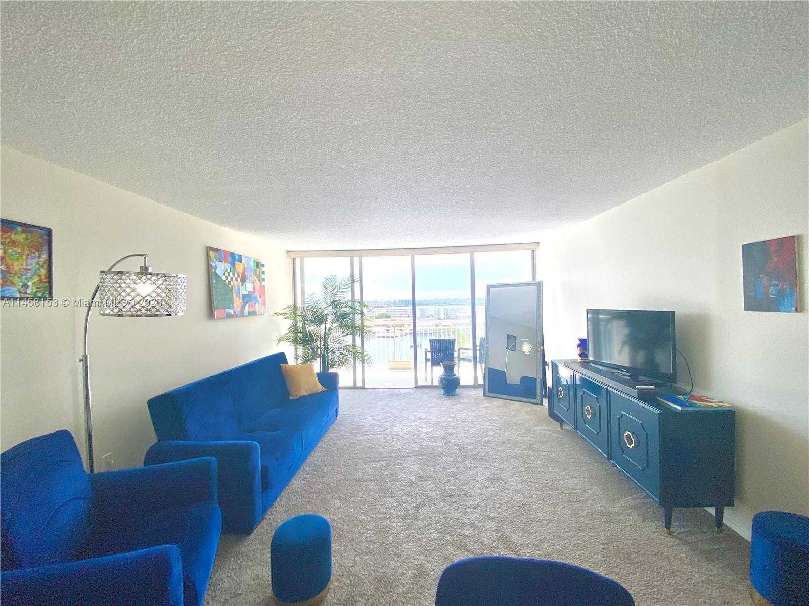 Small Image of 18081 #1003, Aventura Number 5