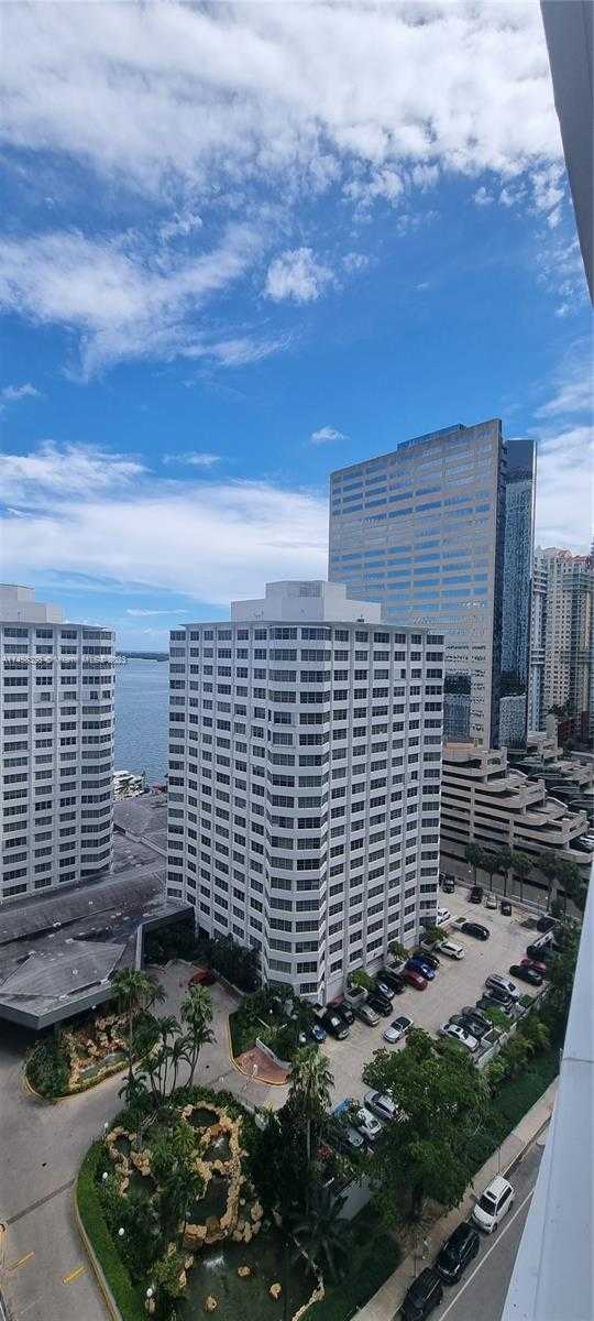 Small Image of 950 BRICKELL BAY DR #1710, Miami Number 10