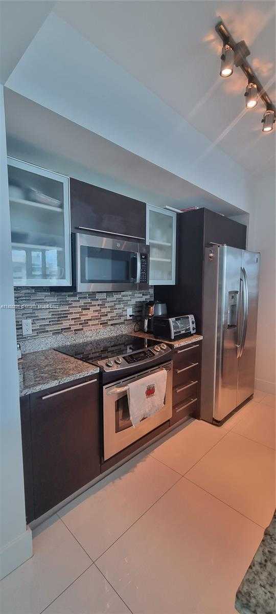 Small Image of 950 BRICKELL BAY DR #1710, Miami Number 6