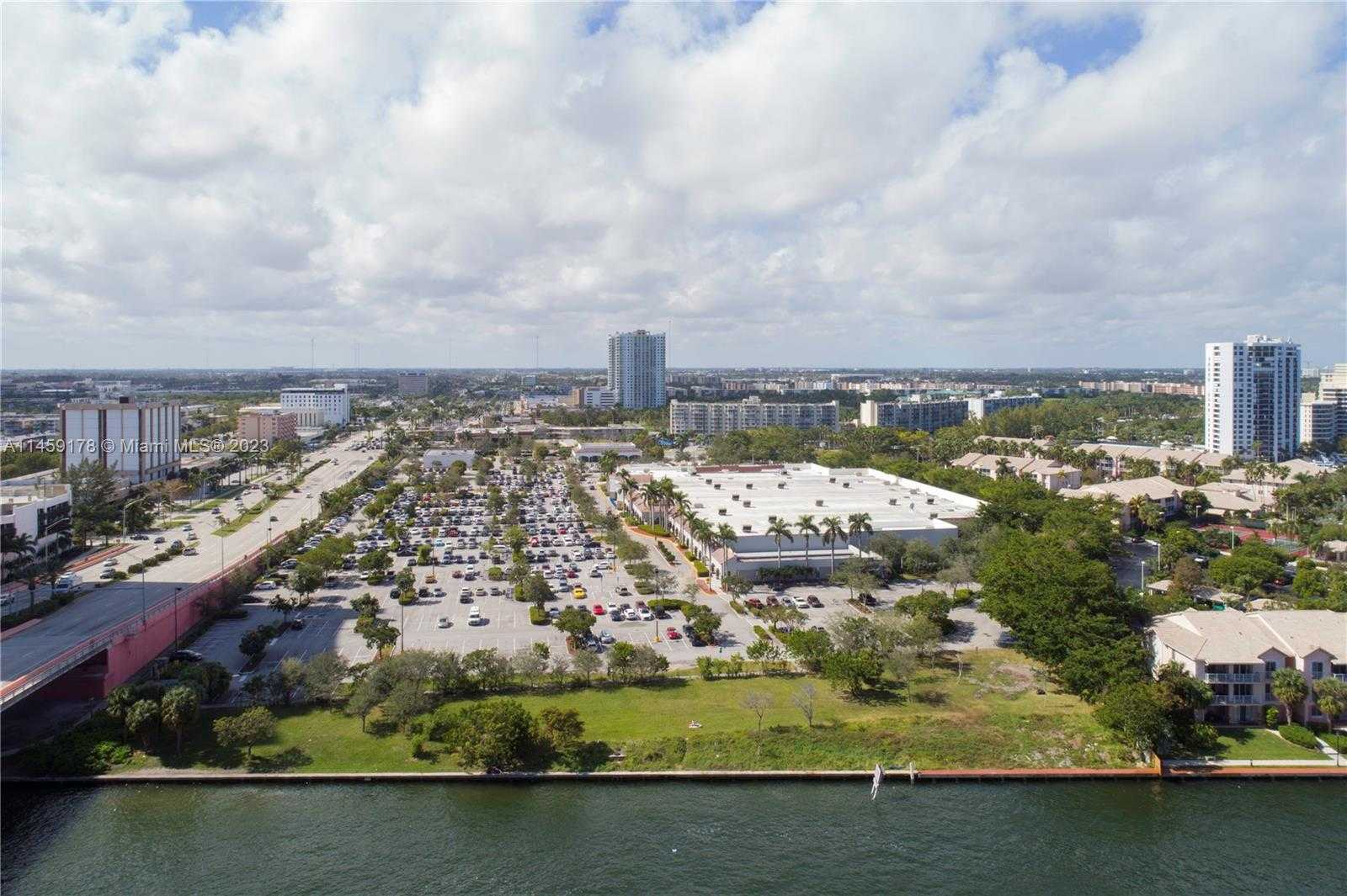 Small Image of 4010 SOUTH OCEAN DR #R2206, Hollywood Number 3