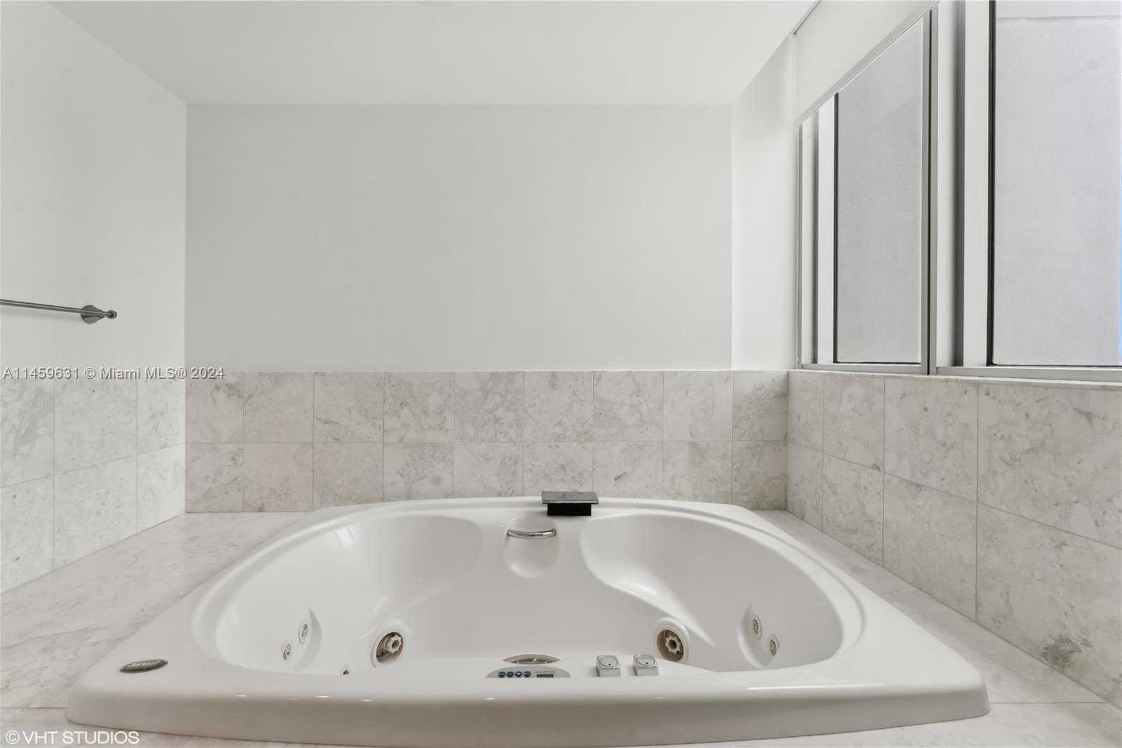 Small Image of 1331 BRICKELL BAY DR #2802, Miami Number 35