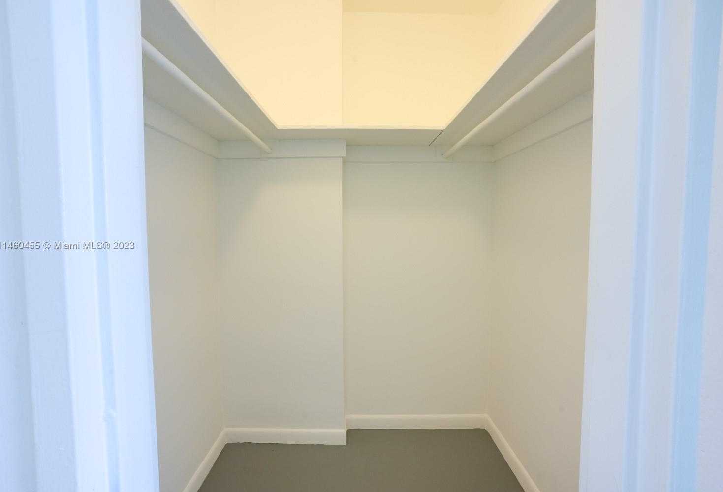 Small Image of 1000 WEST AVE #306, Miami Beach Number 16