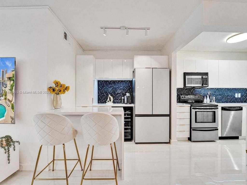 Small Image of 300 GOLDEN ISLES DR #312, Hallandale Beach Number 16