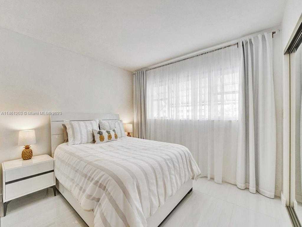 Small Image of 300 GOLDEN ISLES DR #312, Hallandale Beach Number 28
