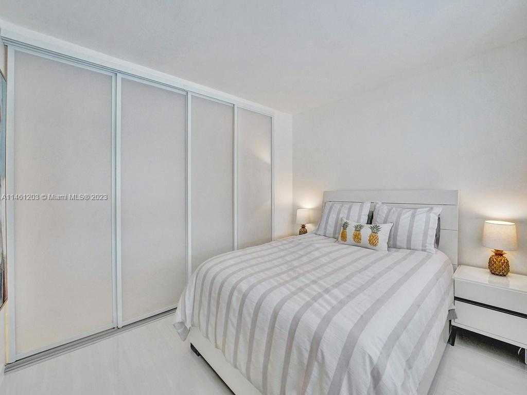 Small Image of 300 GOLDEN ISLES DR #312, Hallandale Beach Number 32