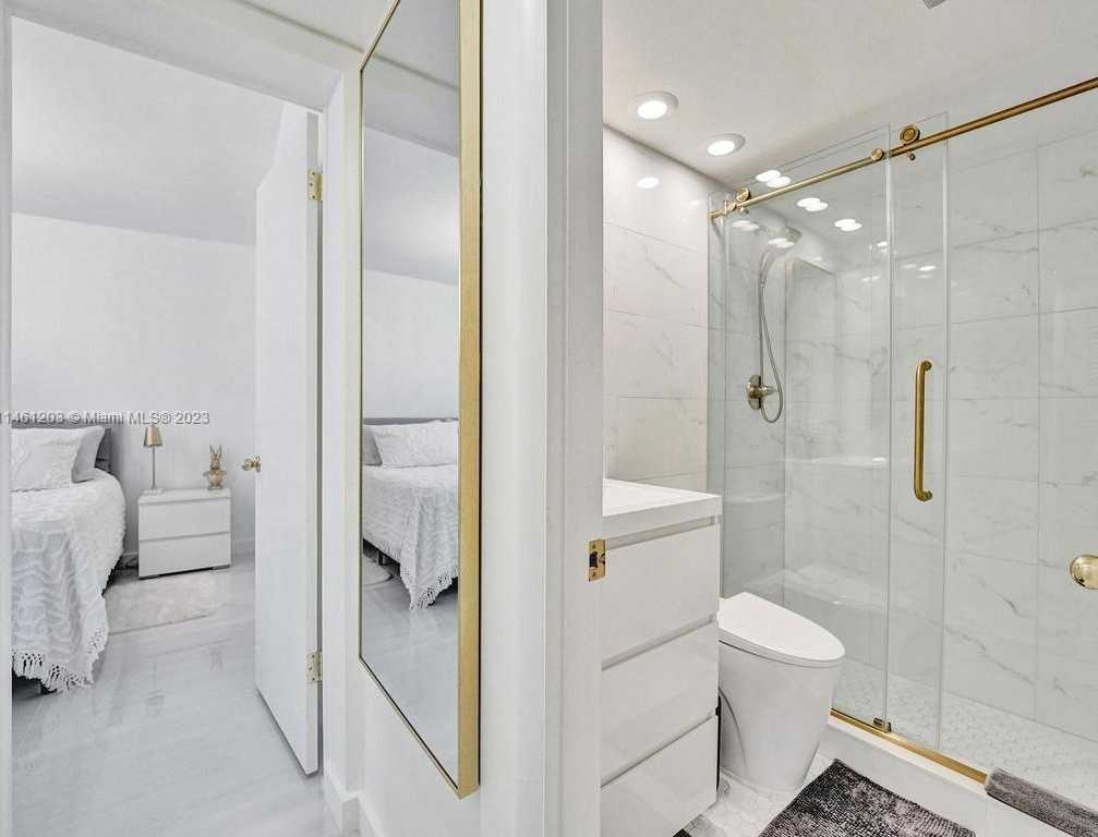 Small Image of 300 GOLDEN ISLES DR #312, Hallandale Beach Number 34