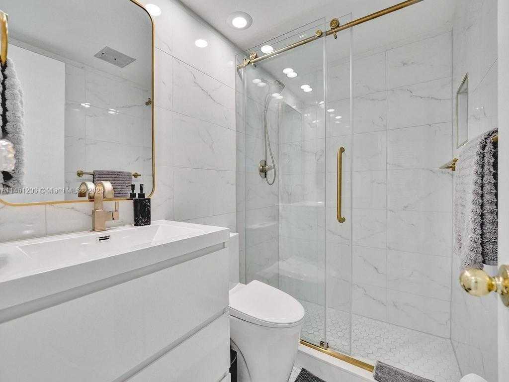 Small Image of 300 GOLDEN ISLES DR #312, Hallandale Beach Number 35