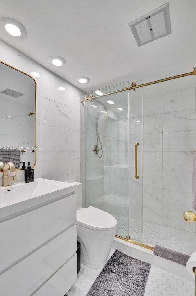 Small Image of 300 GOLDEN ISLES DR #312, Hallandale Beach Number 36