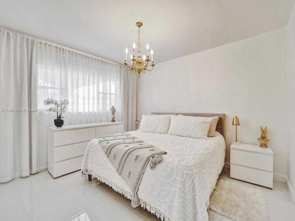 Small Image of 300 GOLDEN ISLES DR #312, Hallandale Beach Number 39