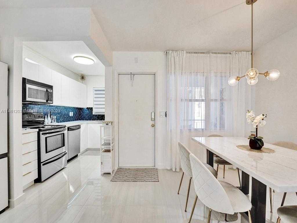 Small Image of 300 GOLDEN ISLES DR #312, Hallandale Beach Number 4