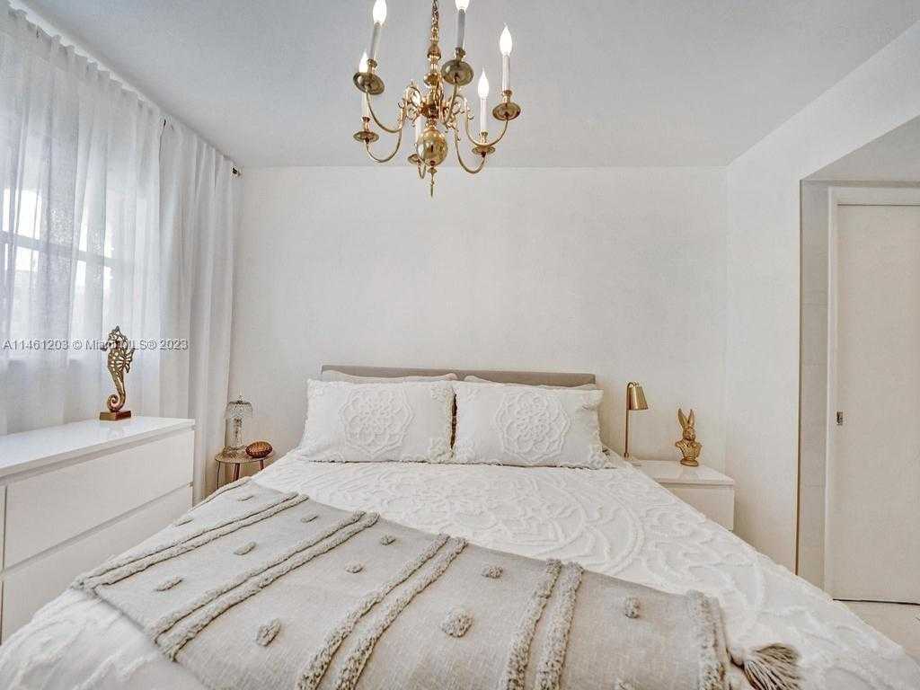 Small Image of 300 GOLDEN ISLES DR #312, Hallandale Beach Number 40