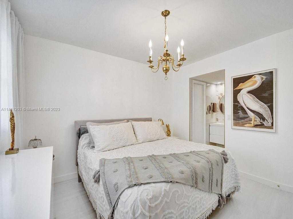 Small Image of 300 GOLDEN ISLES DR #312, Hallandale Beach Number 41
