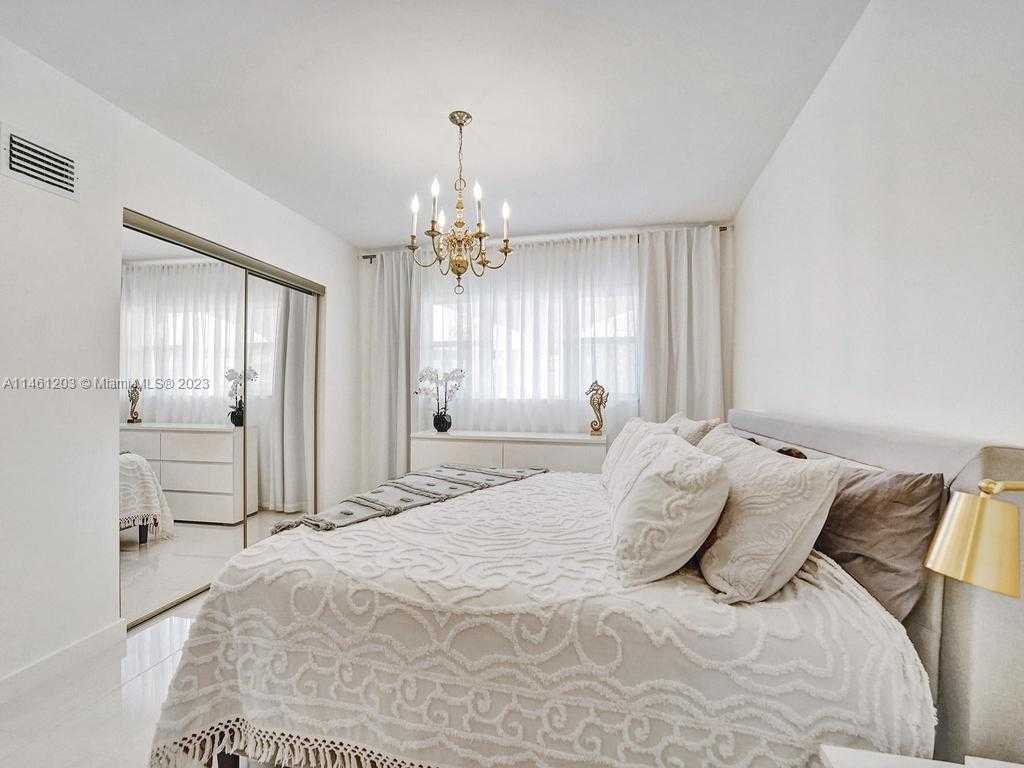 Small Image of 300 GOLDEN ISLES DR #312, Hallandale Beach Number 43