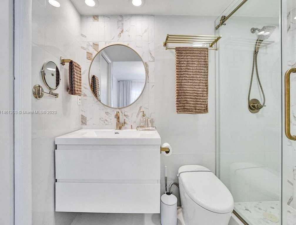 Small Image of 300 GOLDEN ISLES DR #312, Hallandale Beach Number 44