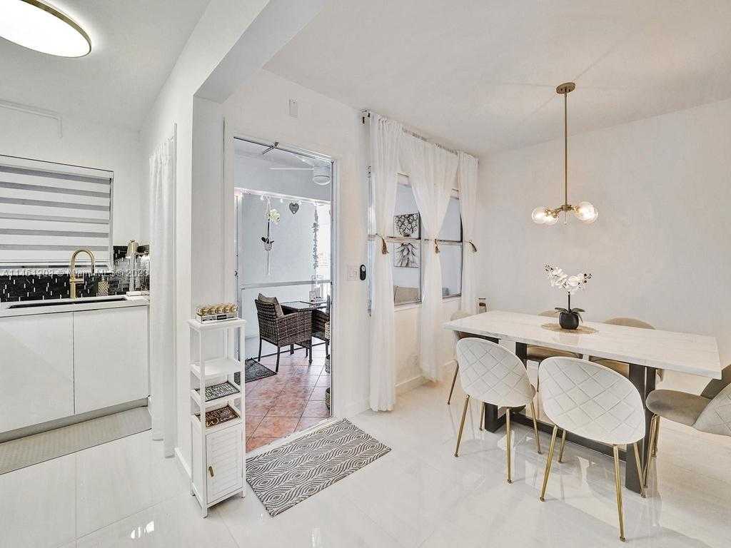 Small Image of 300 GOLDEN ISLES DR #312, Hallandale Beach Number 49