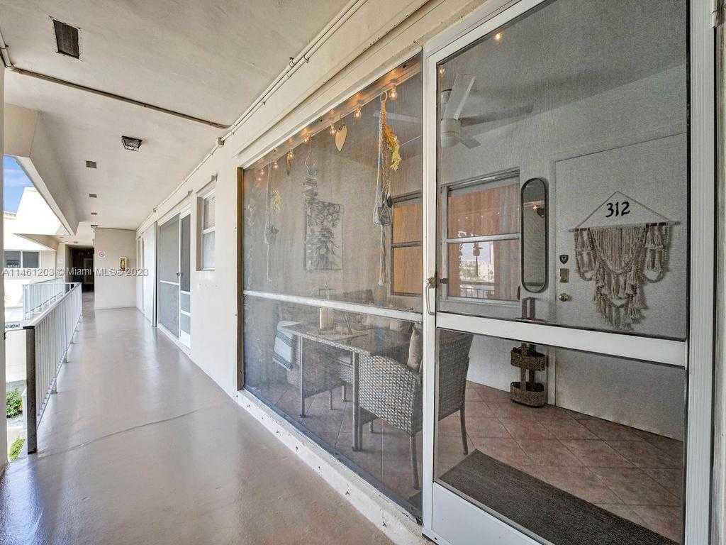 Small Image of 300 GOLDEN ISLES DR #312, Hallandale Beach Number 51