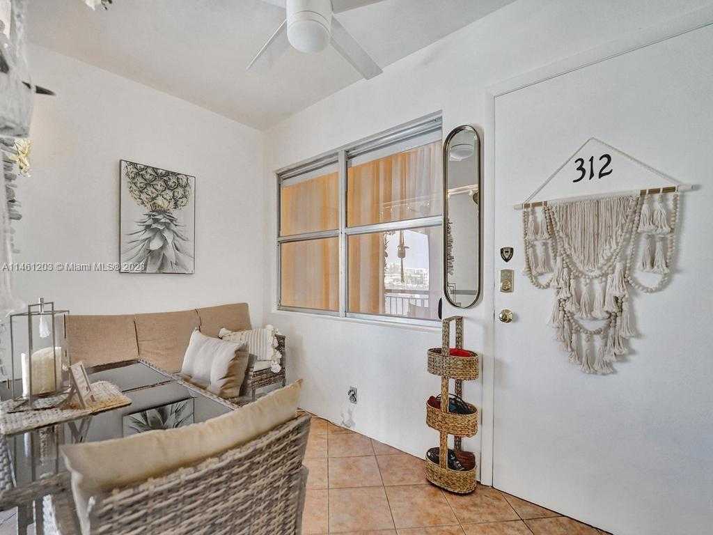Small Image of 300 GOLDEN ISLES DR #312, Hallandale Beach Number 54