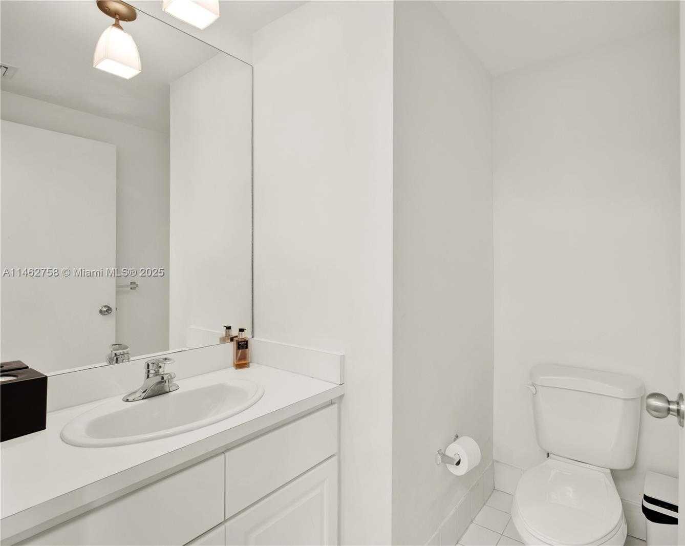 Small Image of 1 CENTURY LN #209, Miami Beach Number 10