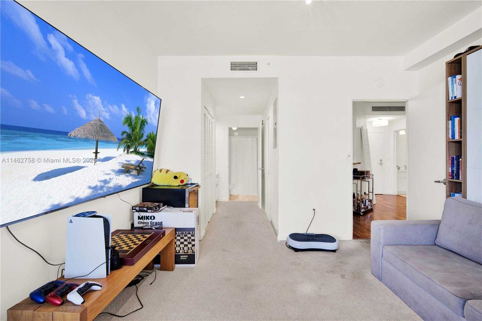 Small Image of 1 CENTURY LN #209, Miami Beach Number 15