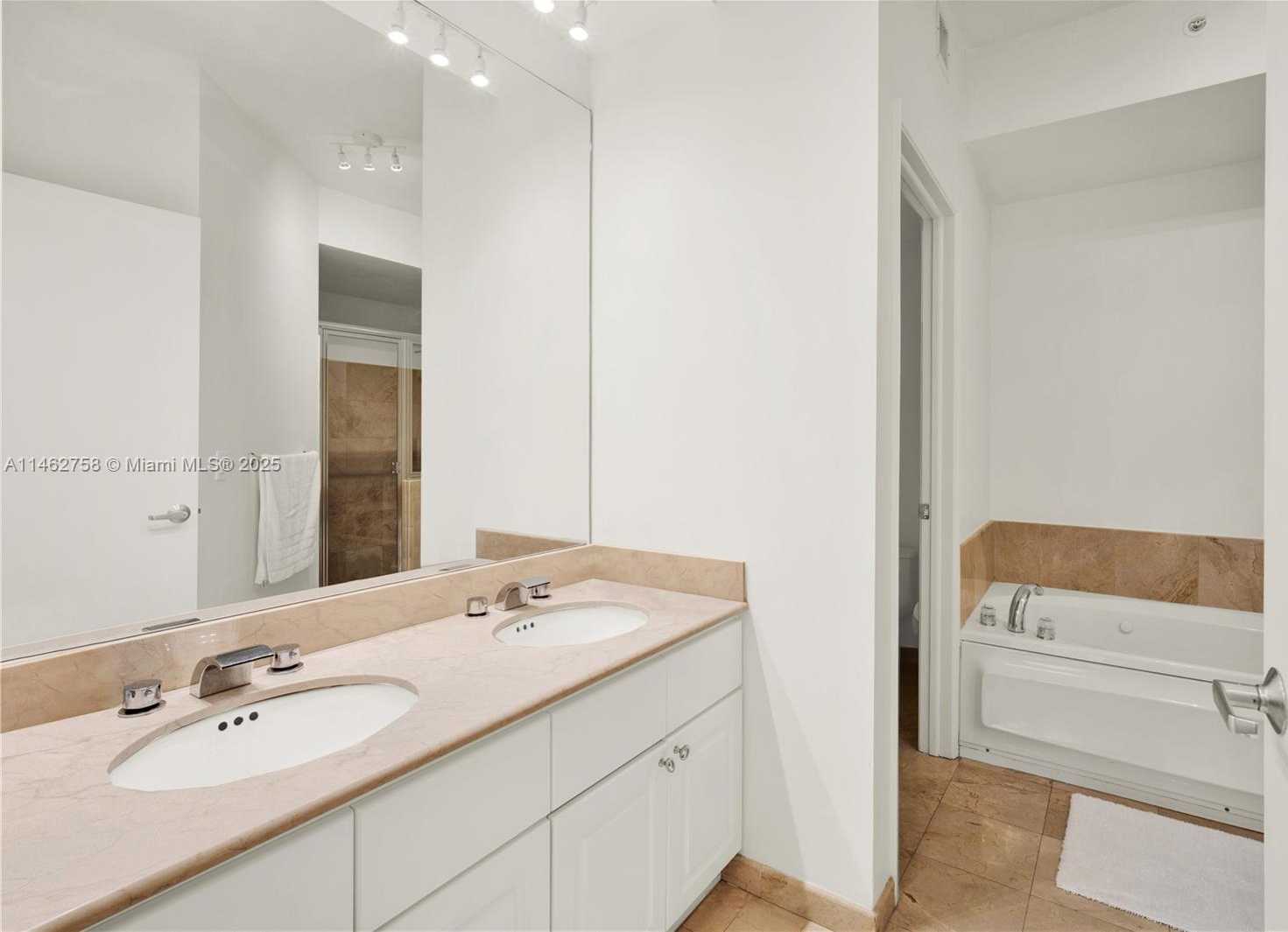 Small Image of 1 CENTURY LN #209, Miami Beach Number 40