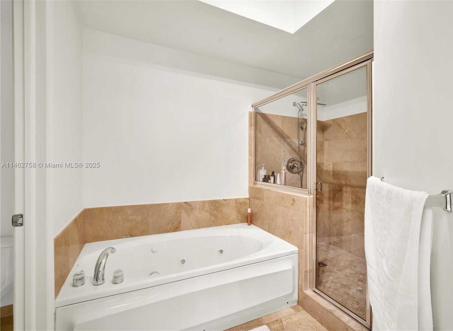 Small Image of 1 CENTURY LN #209, Miami Beach Number 51