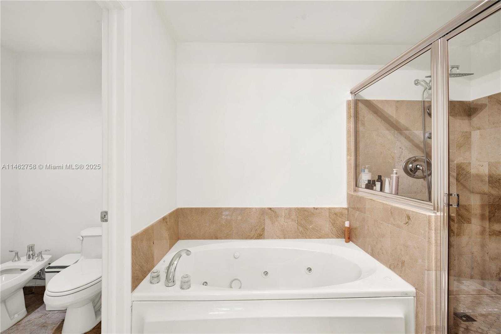 Small Image of 1 CENTURY LN #209, Miami Beach Number 59