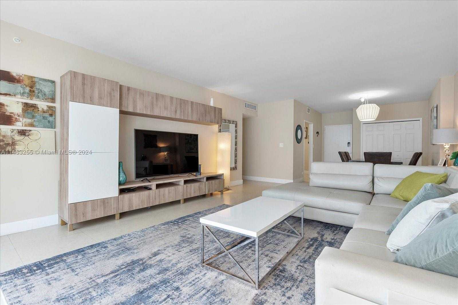 Small Image of 5601 COLLINS AVE #1514, Miami Beach Number 17