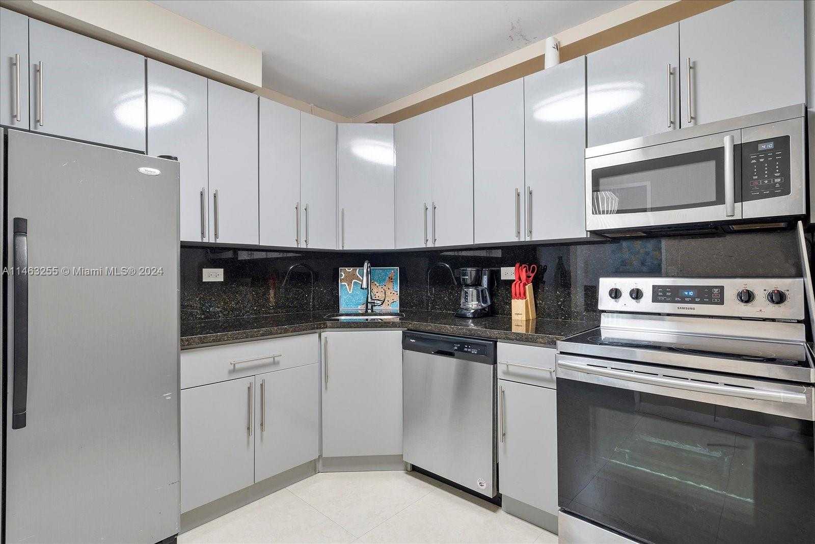 Small Image of 5601 COLLINS AVE #1514, Miami Beach Number 22
