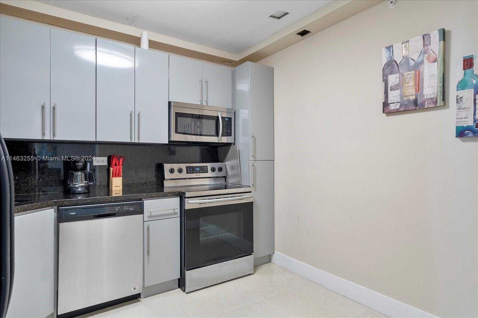 Small Image of 5601 COLLINS AVE #1514, Miami Beach Number 25