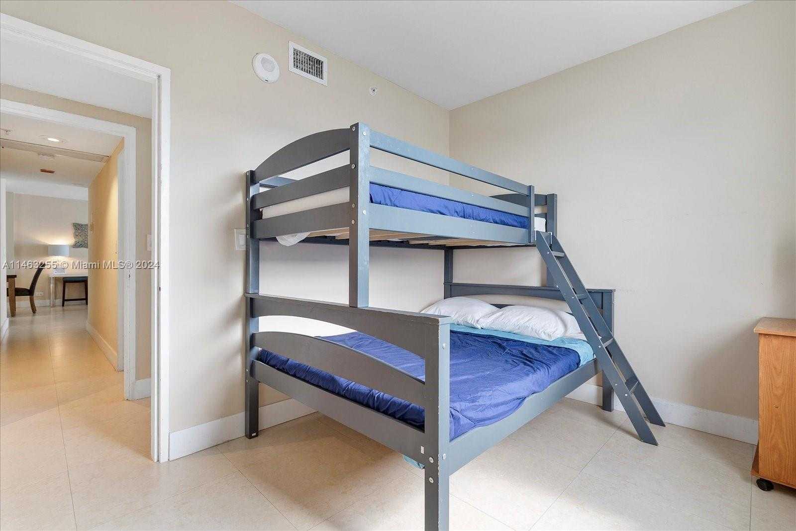 Small Image of 5601 COLLINS AVE #1514, Miami Beach Number 28