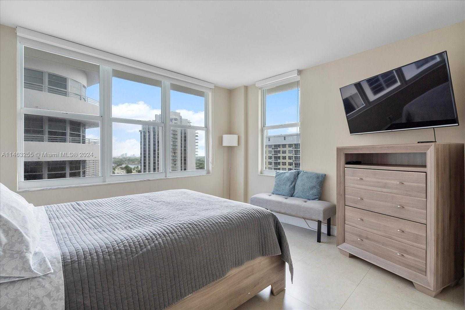 Small Image of 5601 COLLINS AVE #1514, Miami Beach Number 29