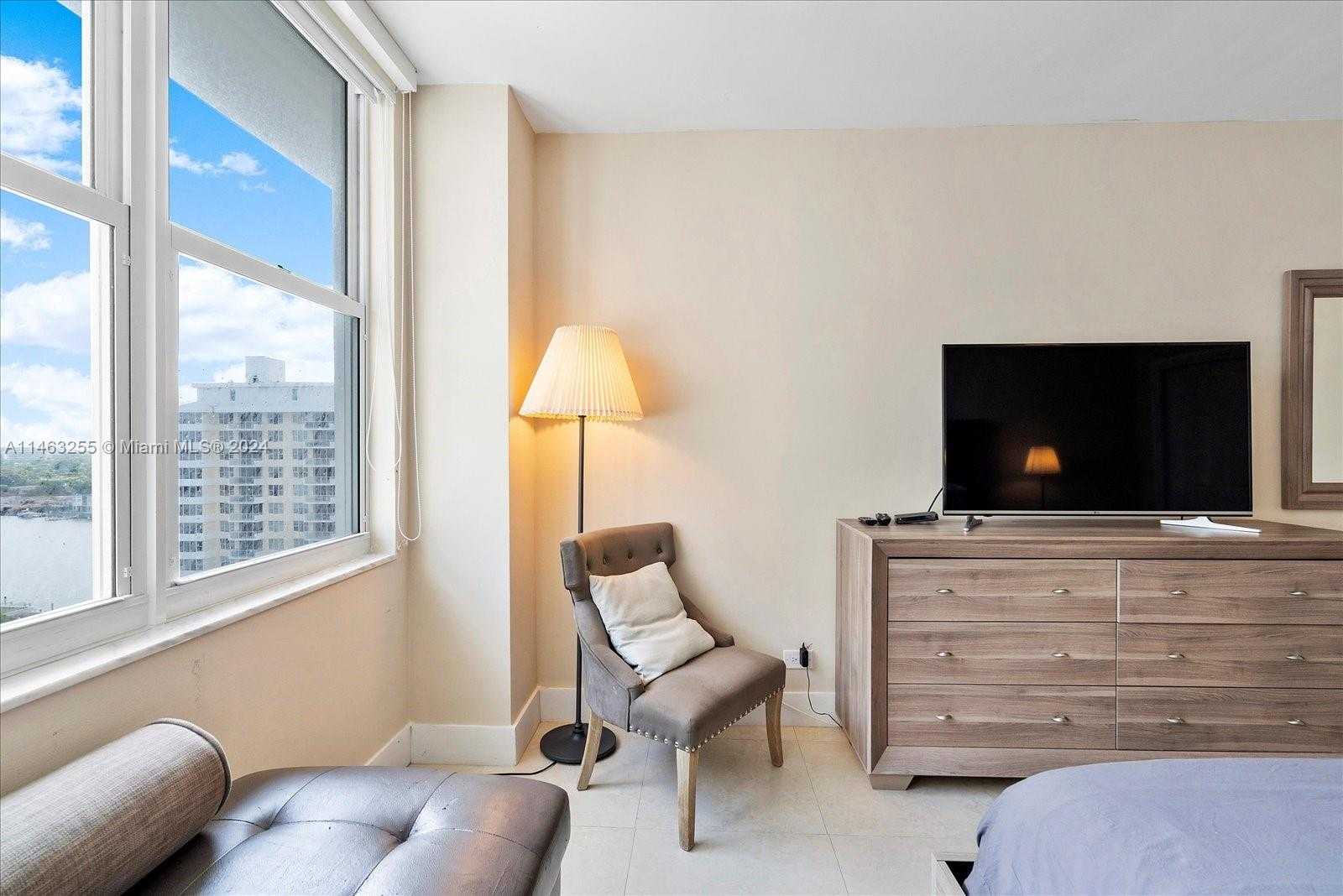 Small Image of 5601 COLLINS AVE #1514, Miami Beach Number 34