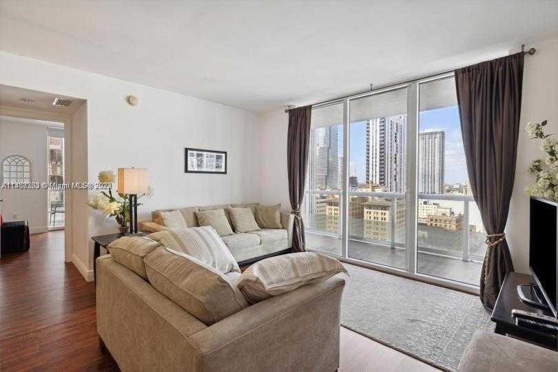 Small Image of 50 BISCAYNE BLVD #2111, Miami Number 15