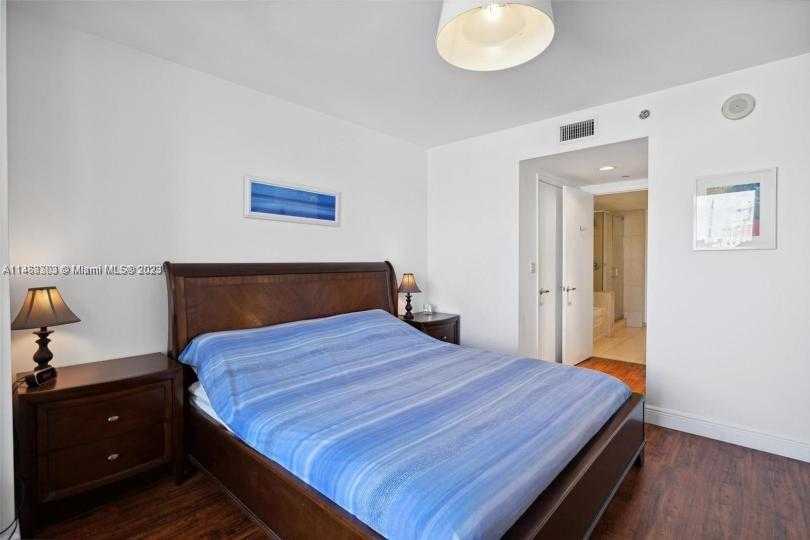 Small Image of 50 BISCAYNE BLVD #2111, Miami Number 19