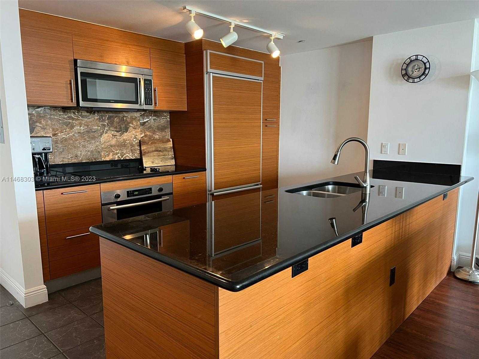 Small Image of 50 BISCAYNE BLVD #2111, Miami Number 3