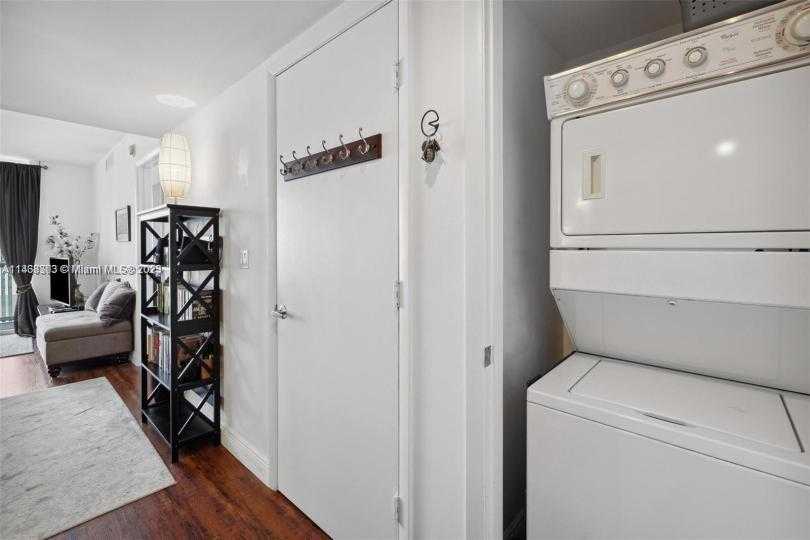 Small Image of 50 BISCAYNE BLVD #2111, Miami Number 30