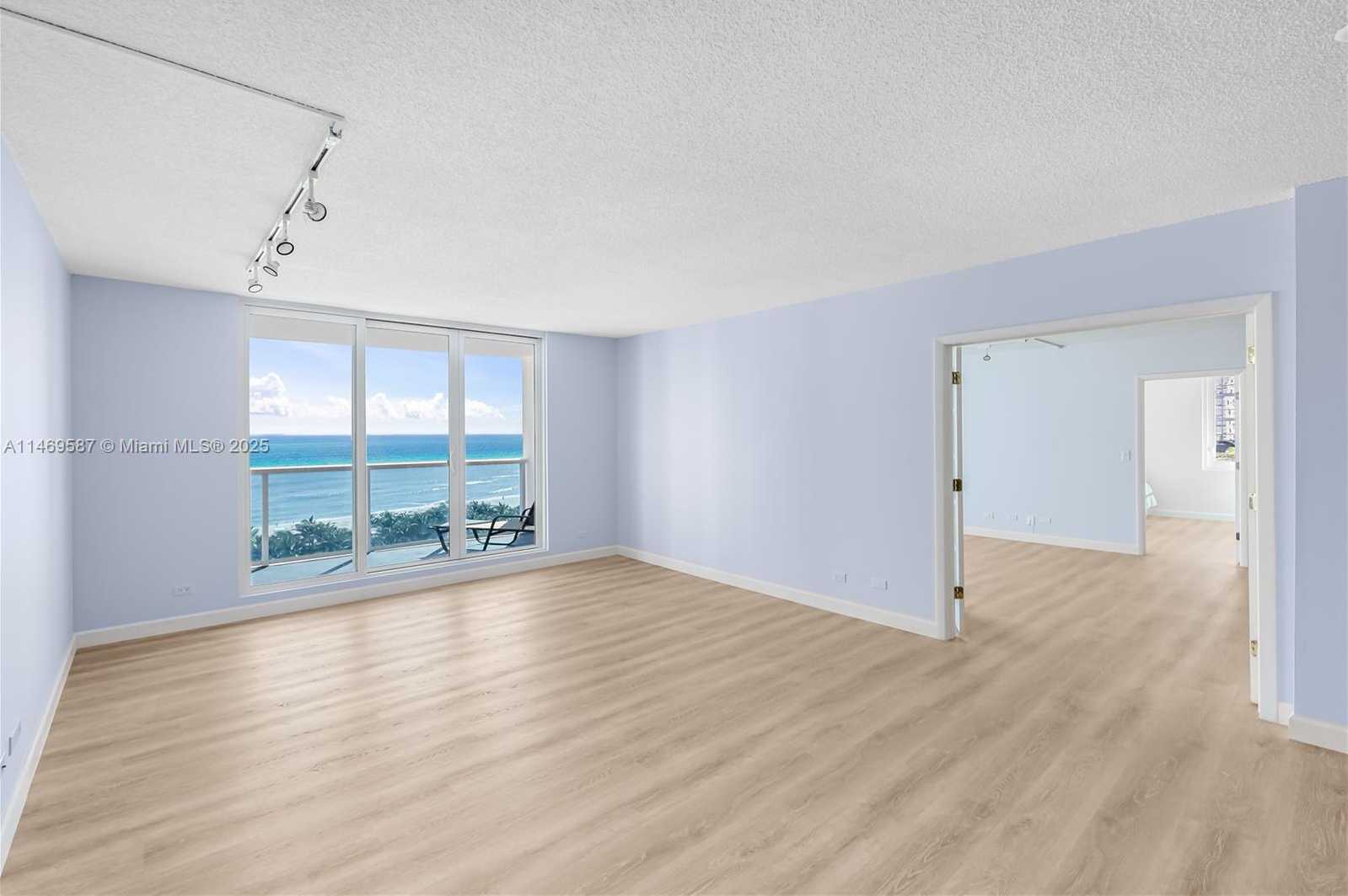 Small Image of 2301 COLLINS AVE #1038/1039, Miami Beach Number 2
