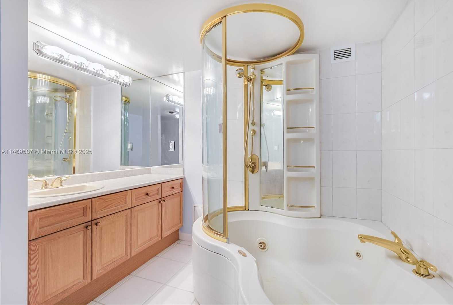 Small Image of 2301 COLLINS AVE #1038/1039, Miami Beach Number 6