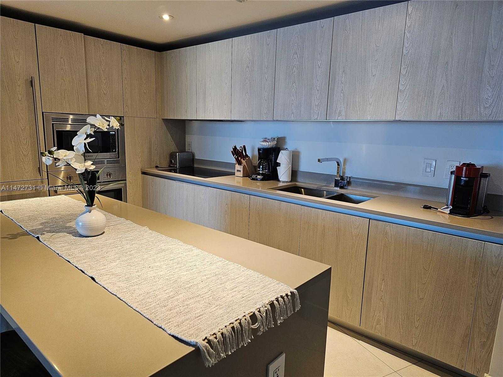 Small Image of 4111 SOUTH OCEAN DR #3608, Hollywood Number 9