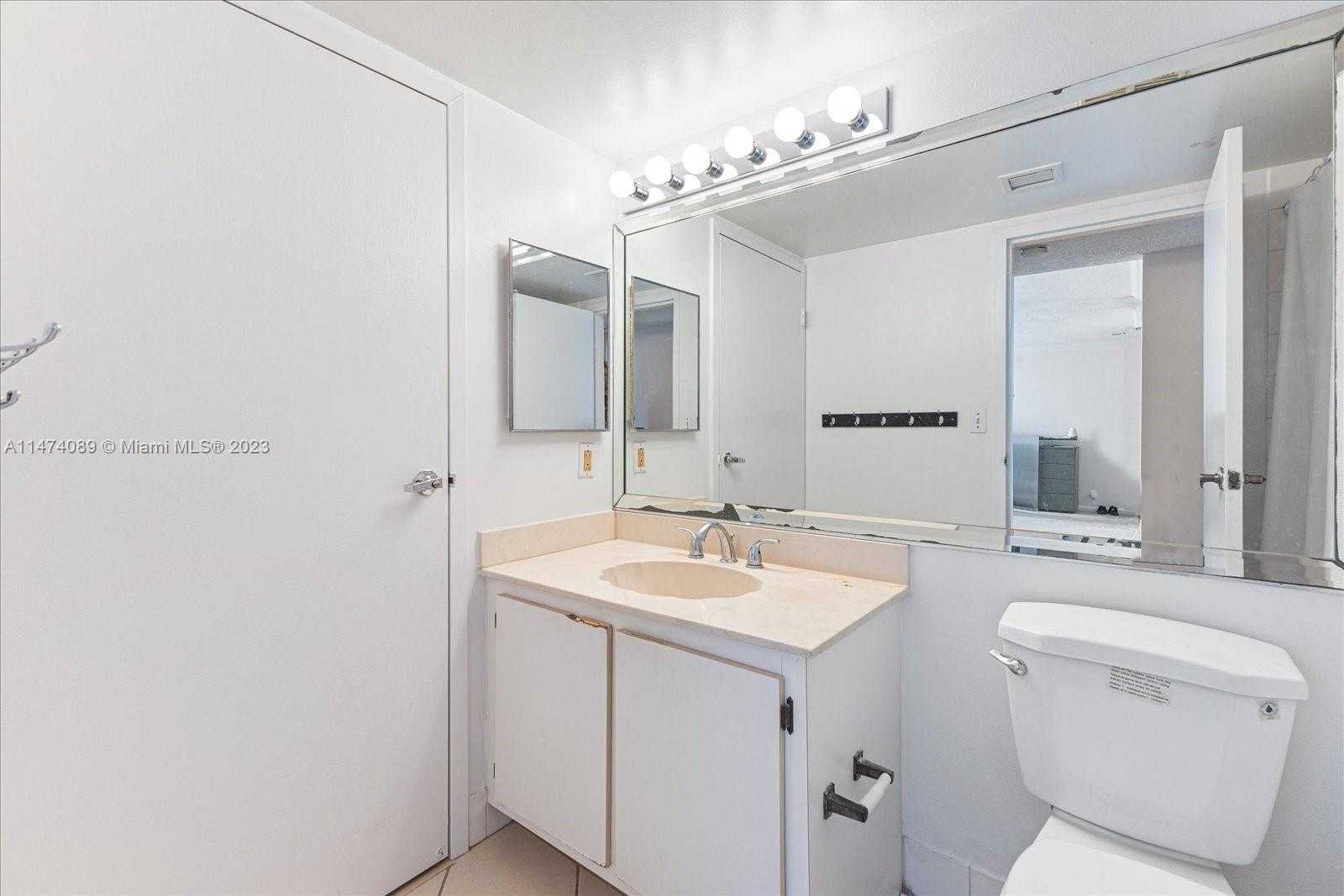 Small Image of 7601 EAST TREASURE DR #2311, North Bay Village Number 4
