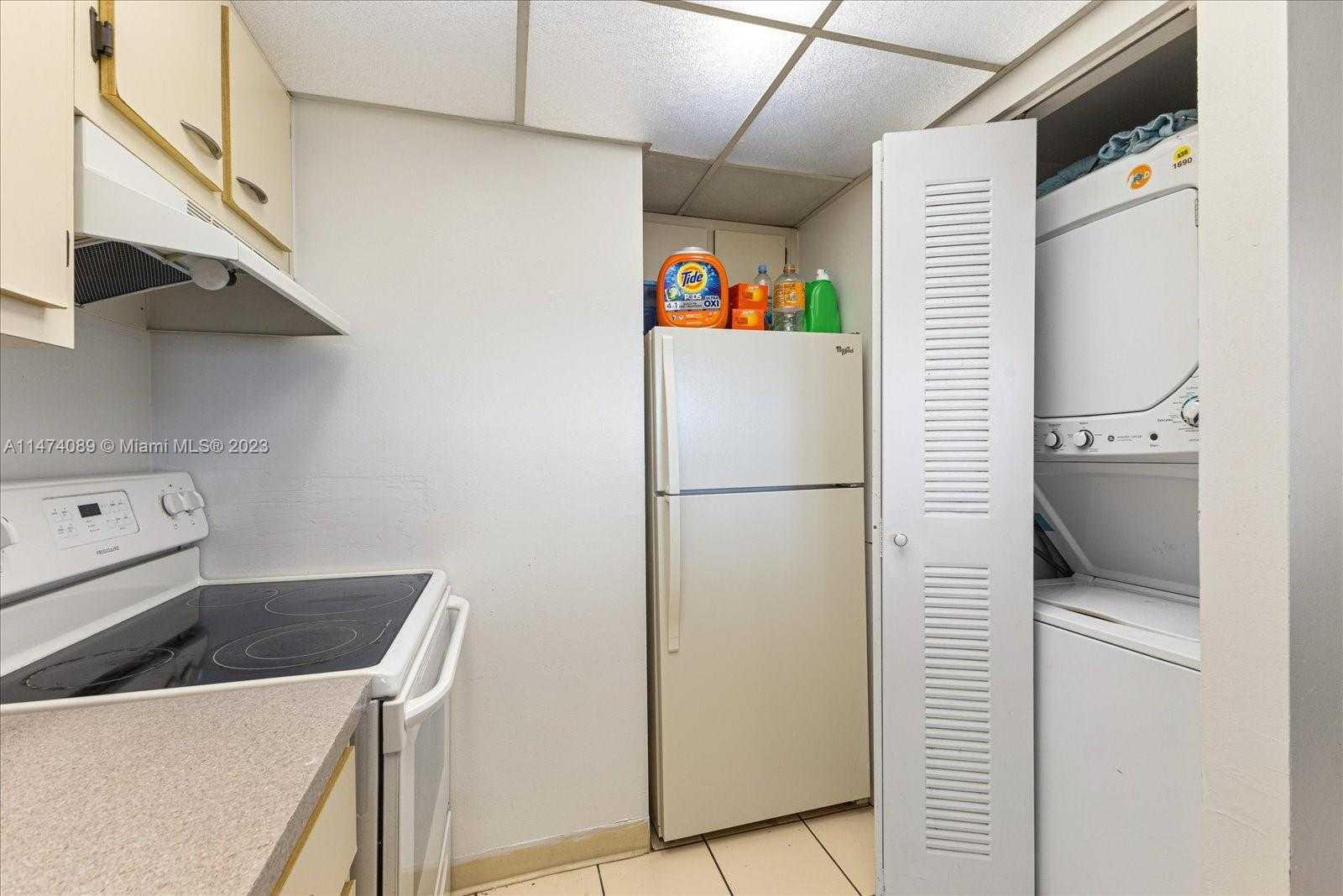 Small Image of 7601 EAST TREASURE DR #2311, North Bay Village Number 6