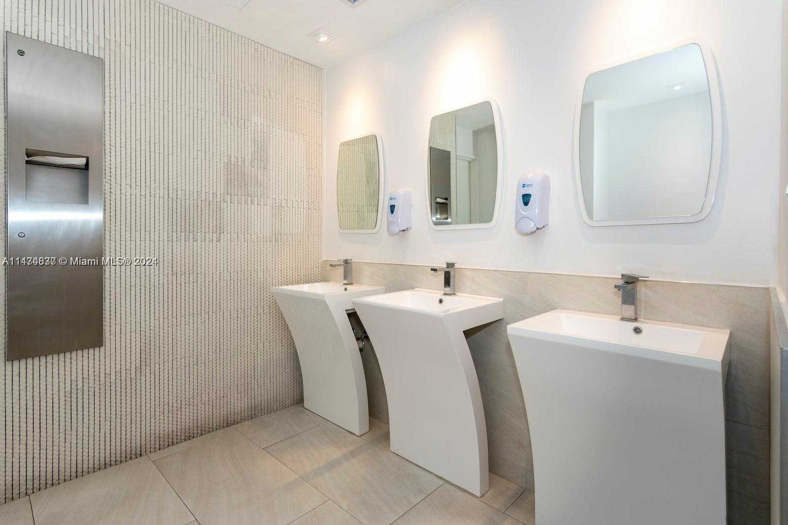 Small Image of 5151 COLLINS AVE #1035, Miami Beach Number 36