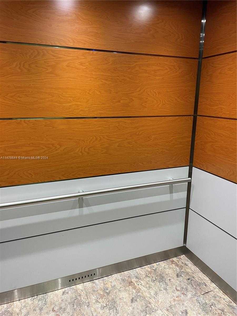 Small Image of 6345 COLLINS AVE #512, Miami Beach Number 15