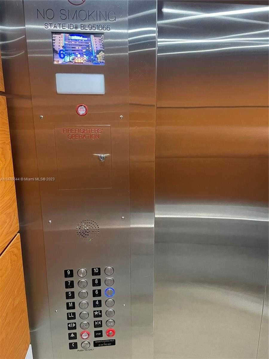 Small Image of 6345 COLLINS AVE #512, Miami Beach Number 16