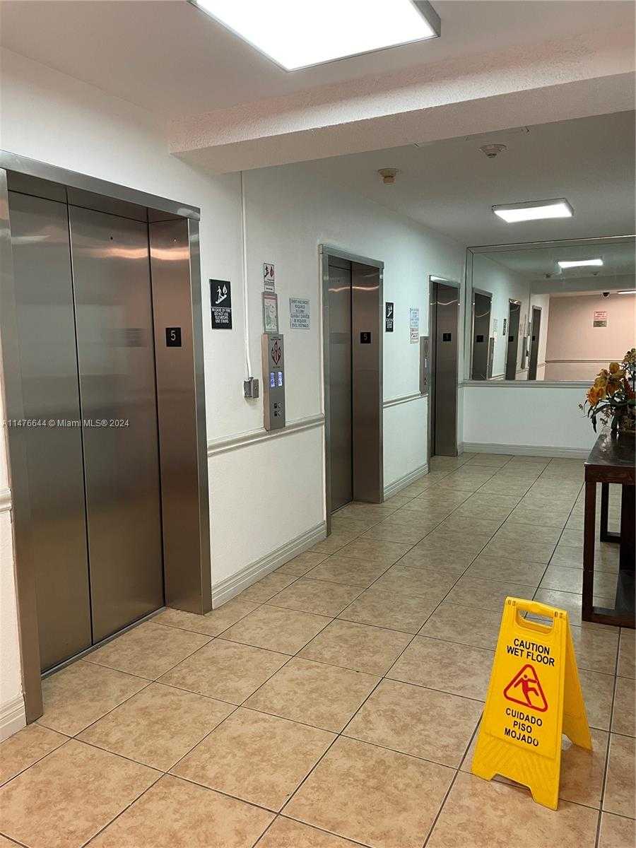 Small Image of 6345 COLLINS AVE #512, Miami Beach Number 18