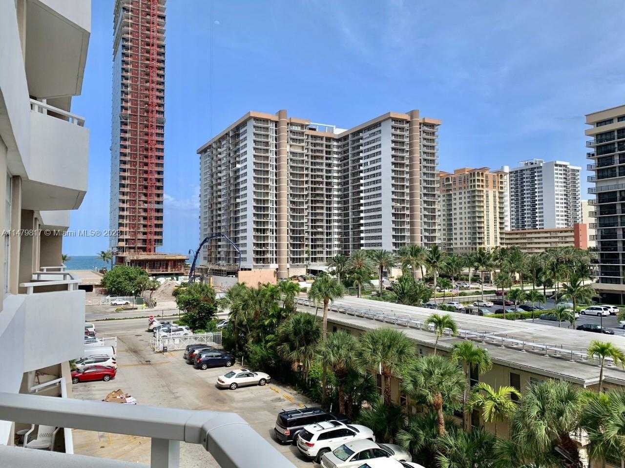Small Image of 1985 SOUTH OCEAN DR #3C, Hallandale Beach Number 19