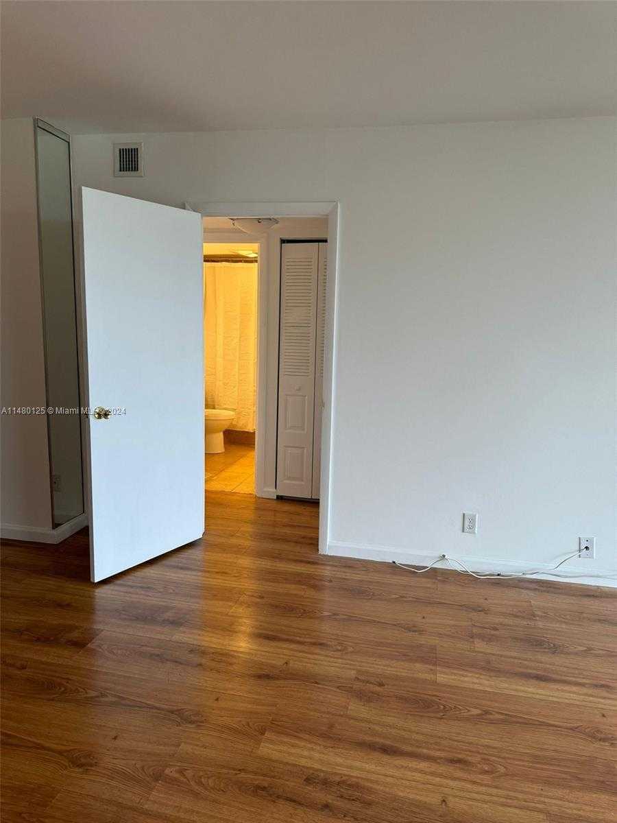 Small Image of 20335 WEST COUNTRY CLUB DR #906, Aventura Number 20