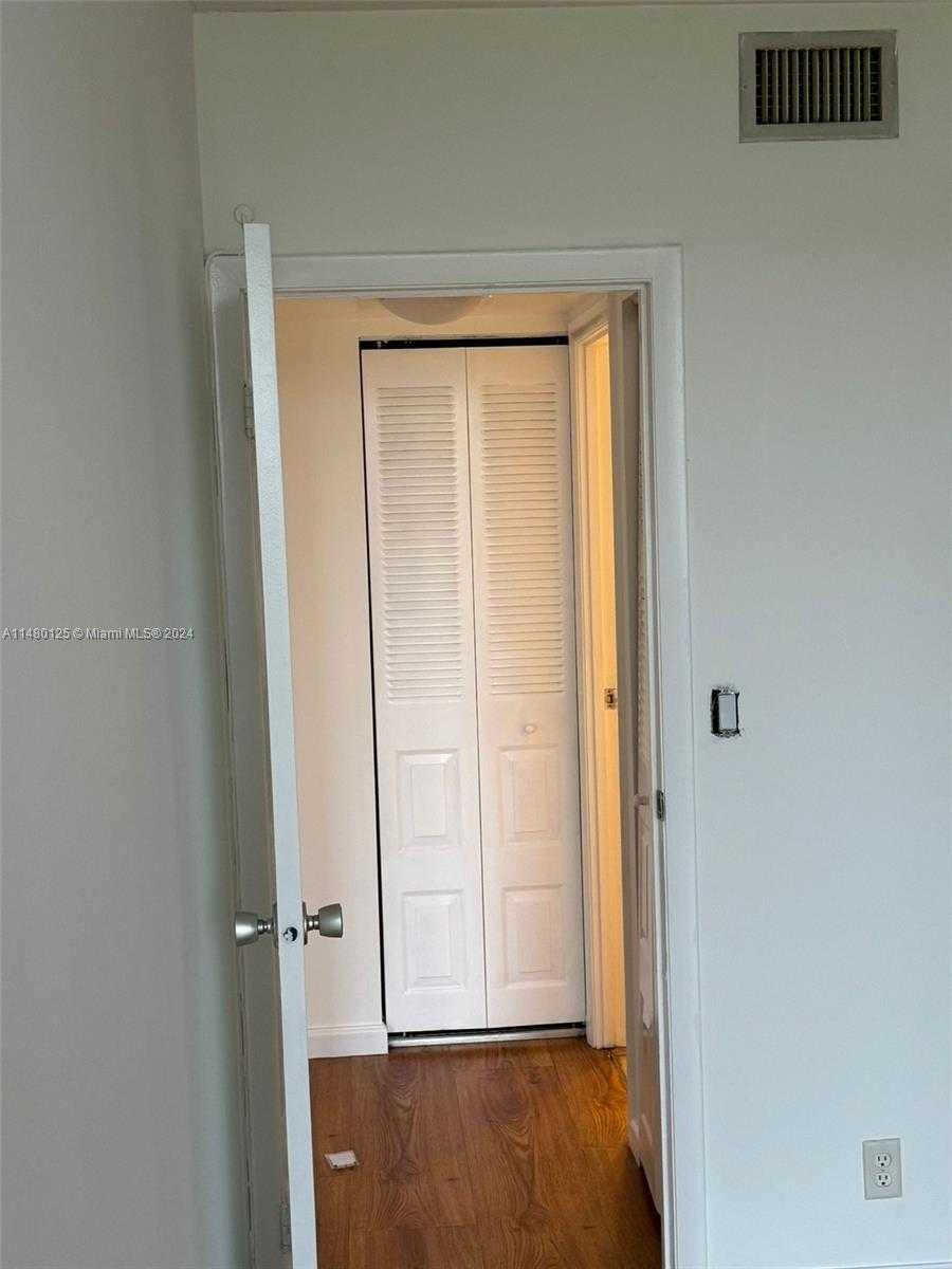 Small Image of 20335 WEST COUNTRY CLUB DR #906, Aventura Number 28
